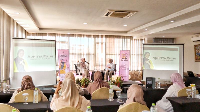 Komunitas Squad Ngonten belajar cara menjadi konten kreator dari Adhitya Puteri