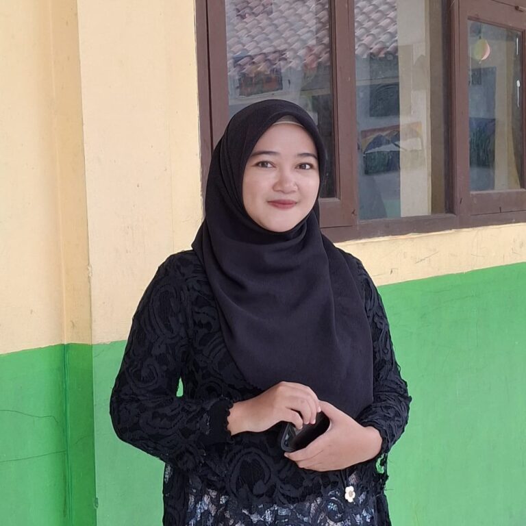 Guru kreator Farida Utami